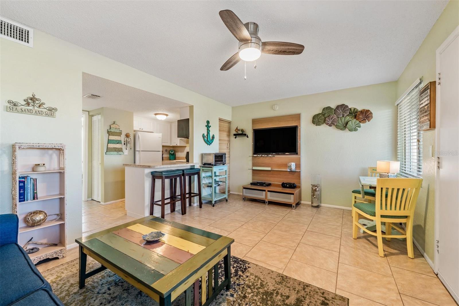 Image 7 of 34 For 2110 Gulf Boulevard 8