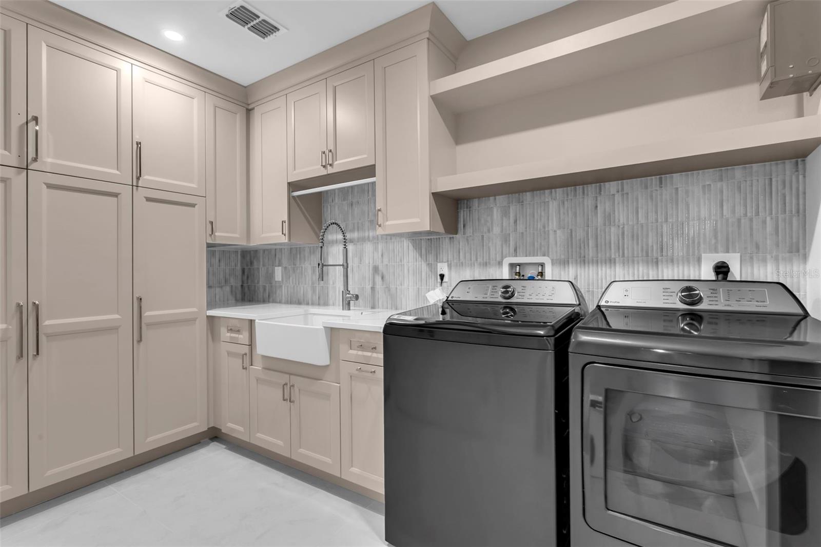 Image 35 of 48 For 455 Pinellas Bayway S 2b