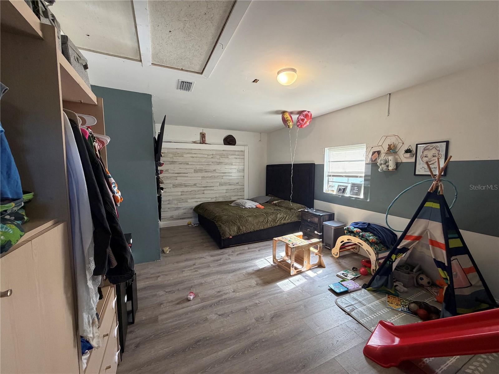 Image 11 of 17 For 10410 Sassafras Street