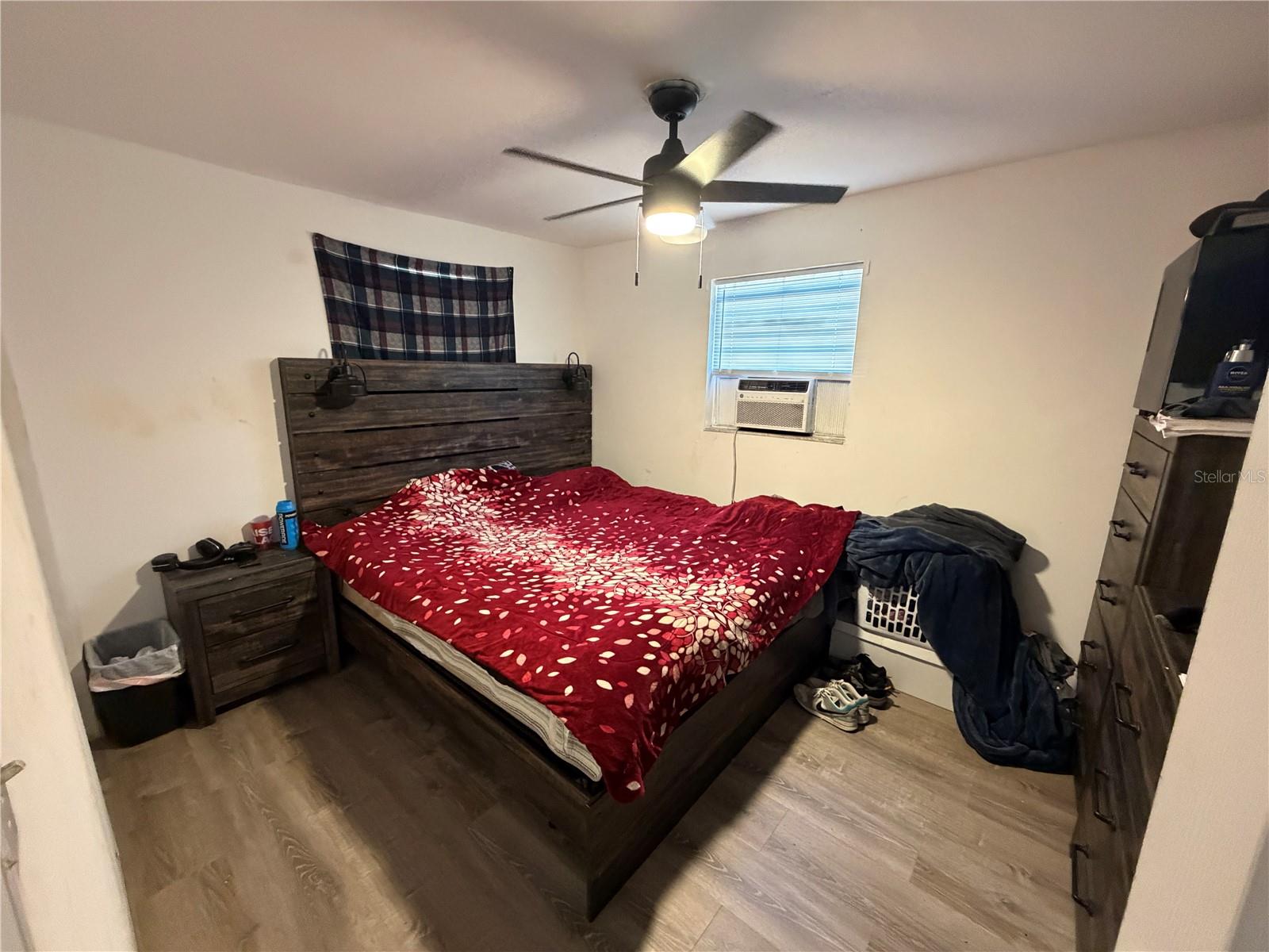 Image 4 of 17 For 10410 Sassafras Street