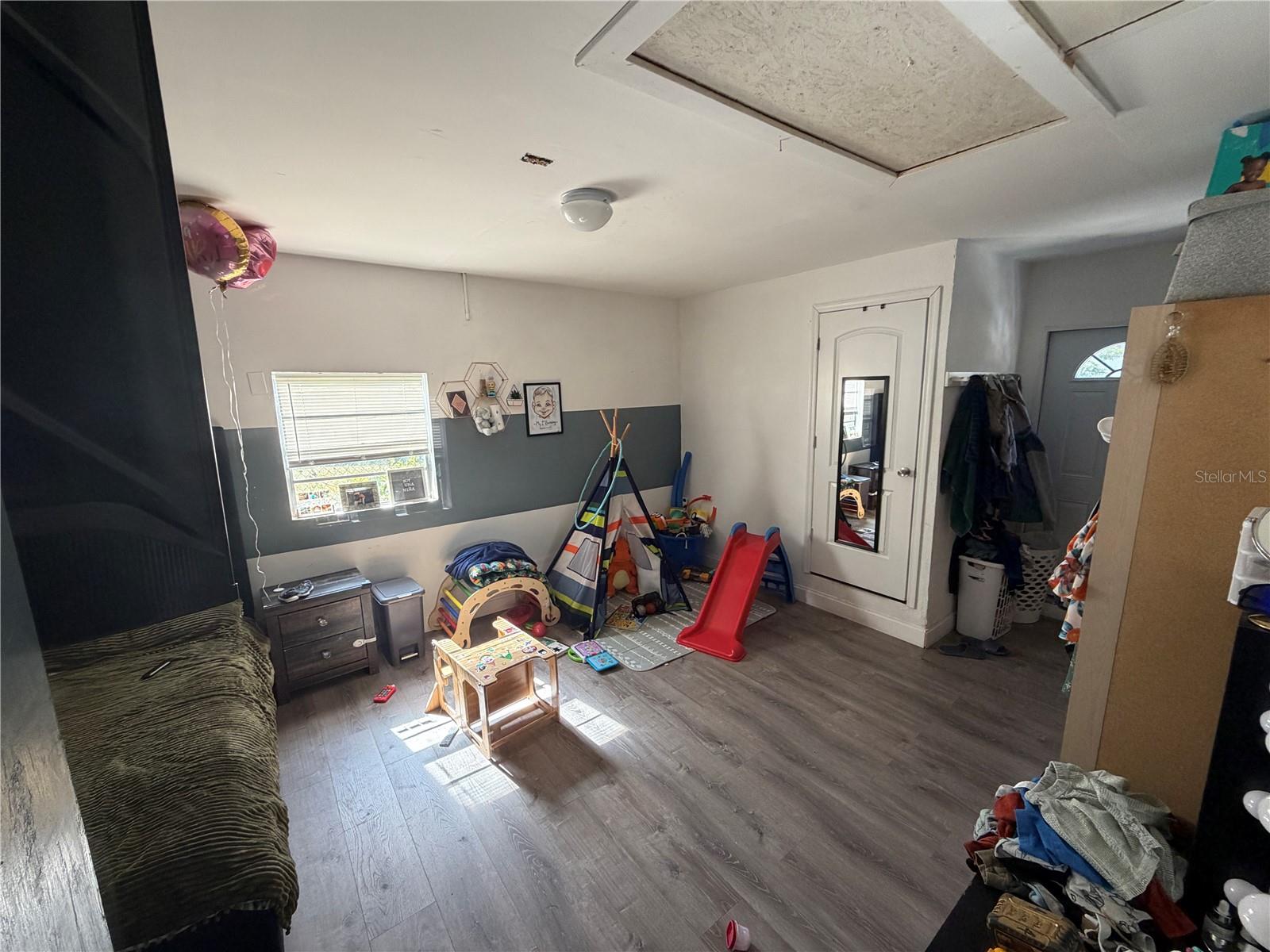 Image 9 of 17 For 10410 Sassafras Street