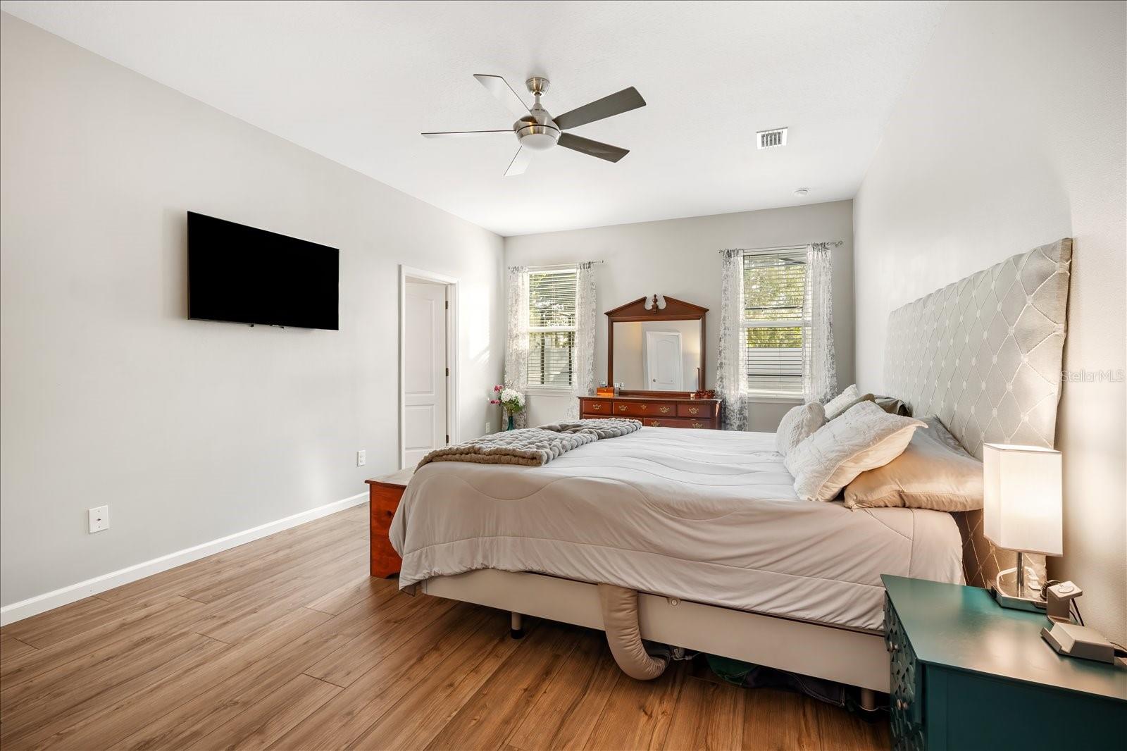 Image 11 of 33 For 12432 Fairlawn Drive