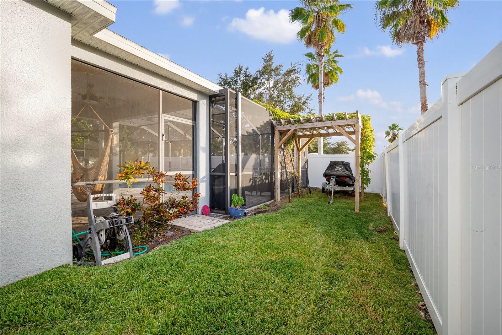 Image 23 of 33 For 12432 Fairlawn Drive