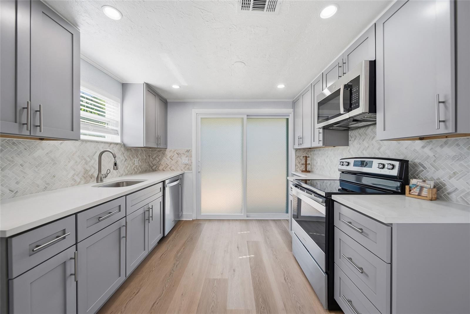 Image 12 of 39 For 14233 Shiloh Court