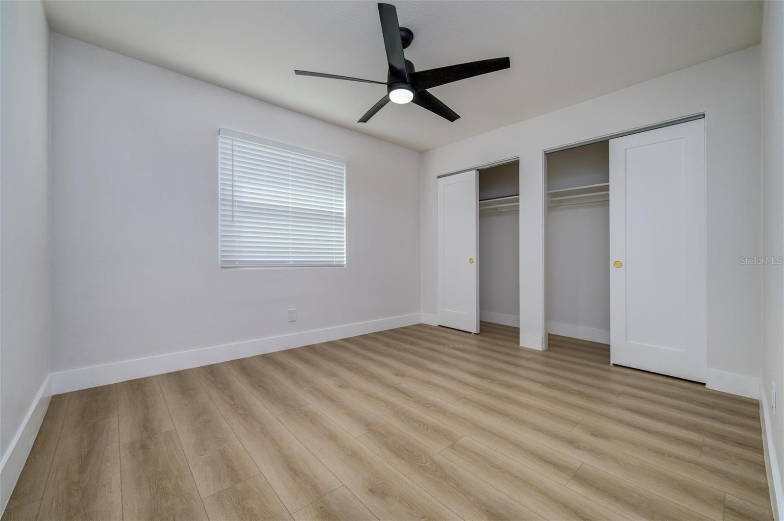 Image 18 of 31 For 463 Davison Avenue Ne