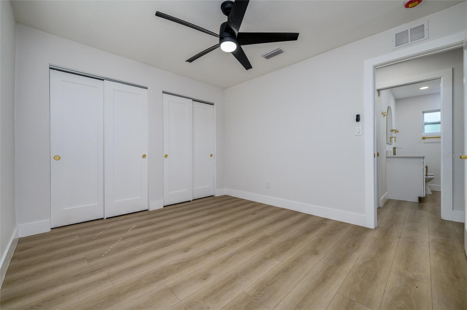 Image 19 of 31 For 463 Davison Avenue Ne