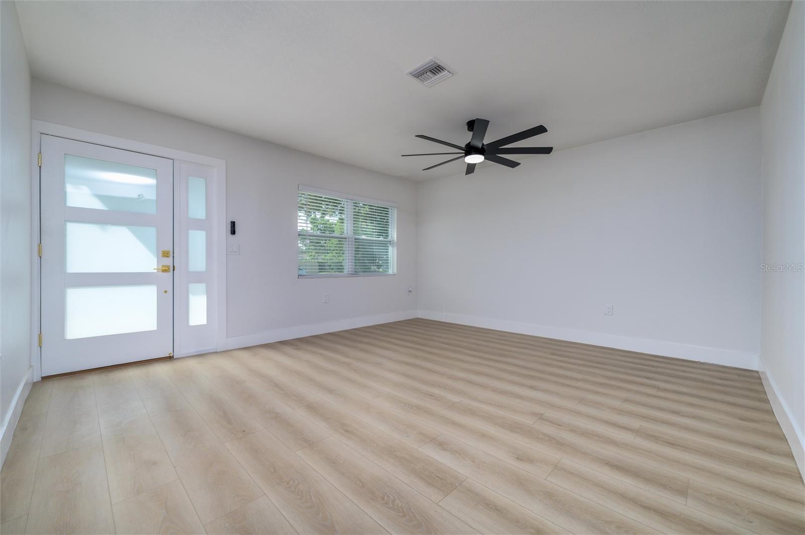 Image 24 of 31 For 463 Davison Avenue Ne