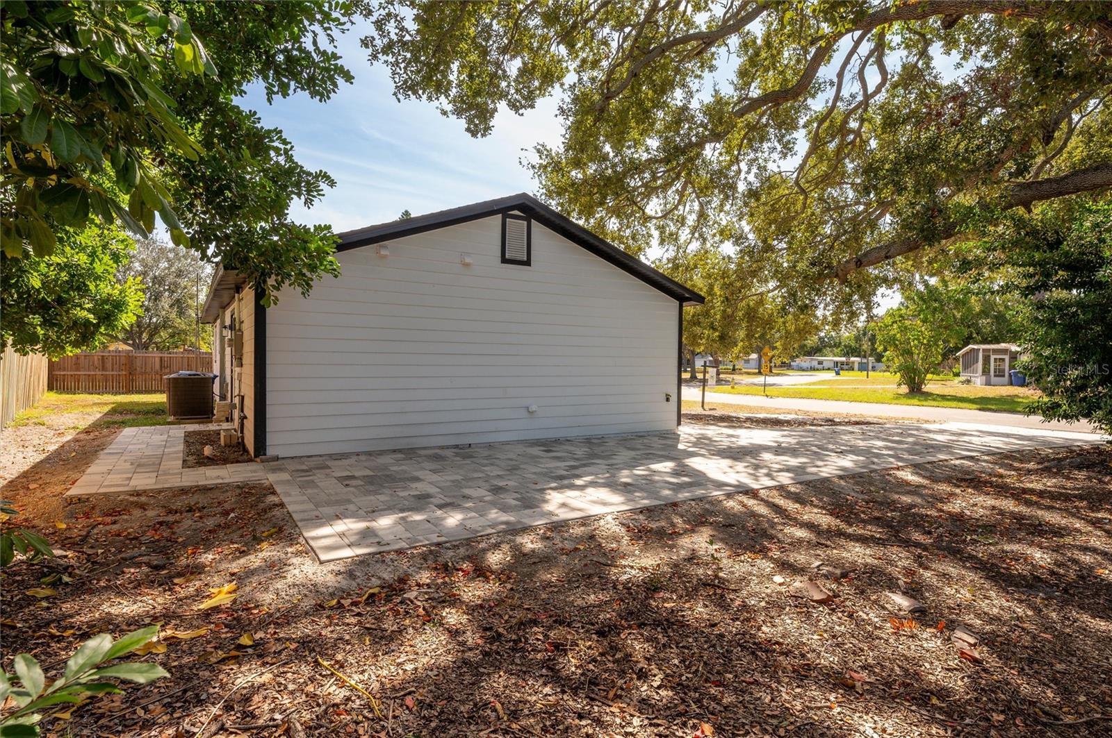 Image 26 of 31 For 463 Davison Avenue Ne