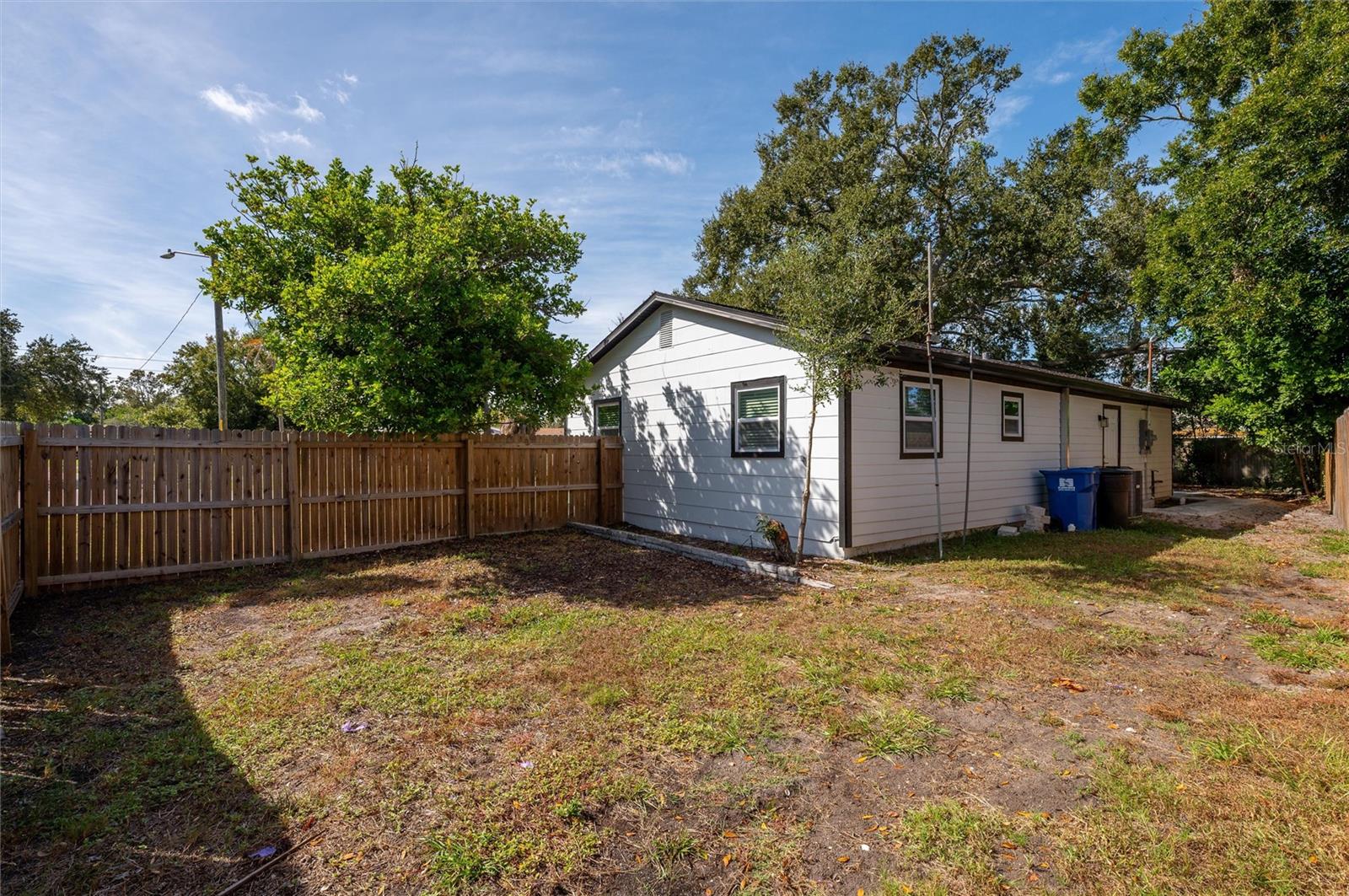 Image 28 of 31 For 463 Davison Avenue Ne