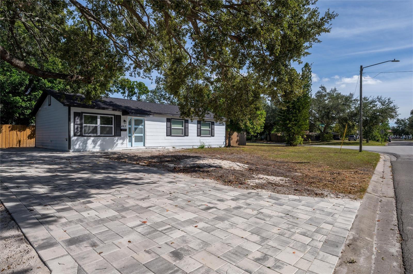 Image 3 of 31 For 463 Davison Avenue Ne