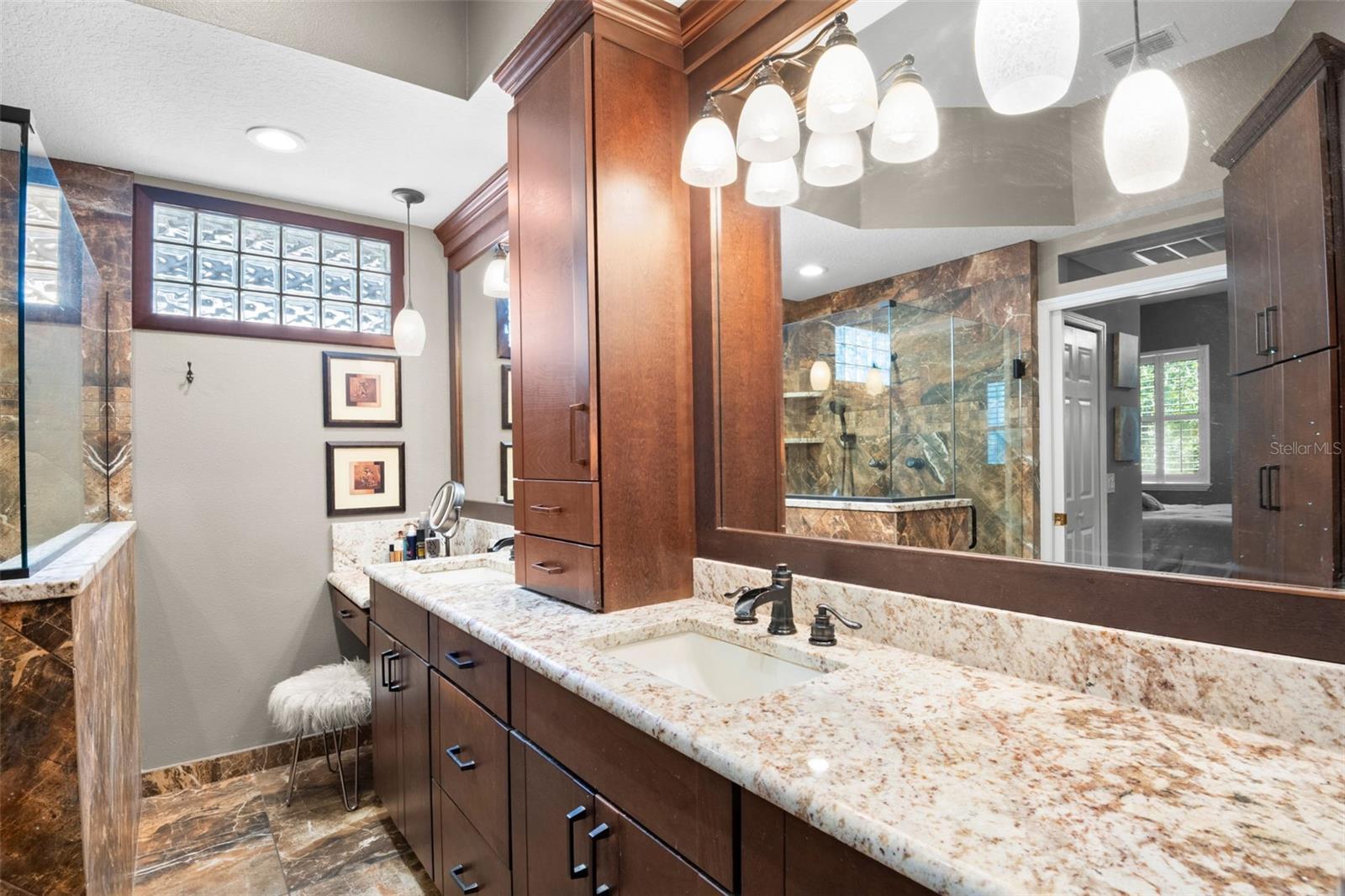 Image 32 of 53 For 1498 Woodstream Drive