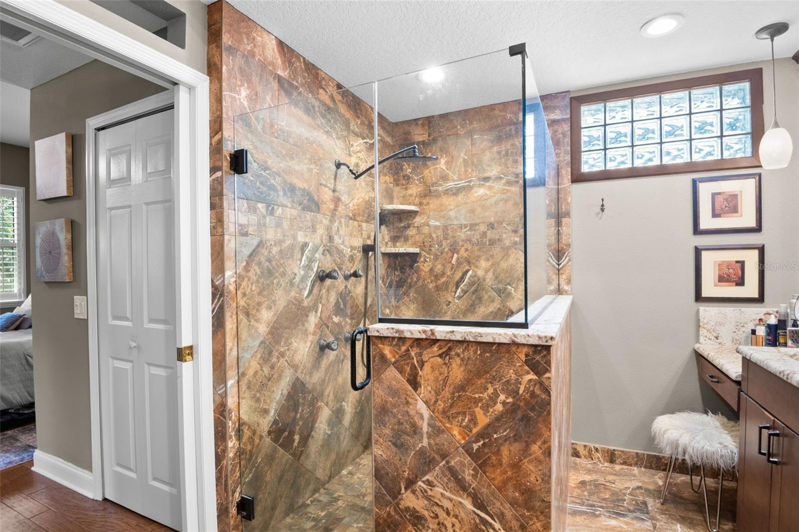 Image 33 of 53 For 1498 Woodstream Drive