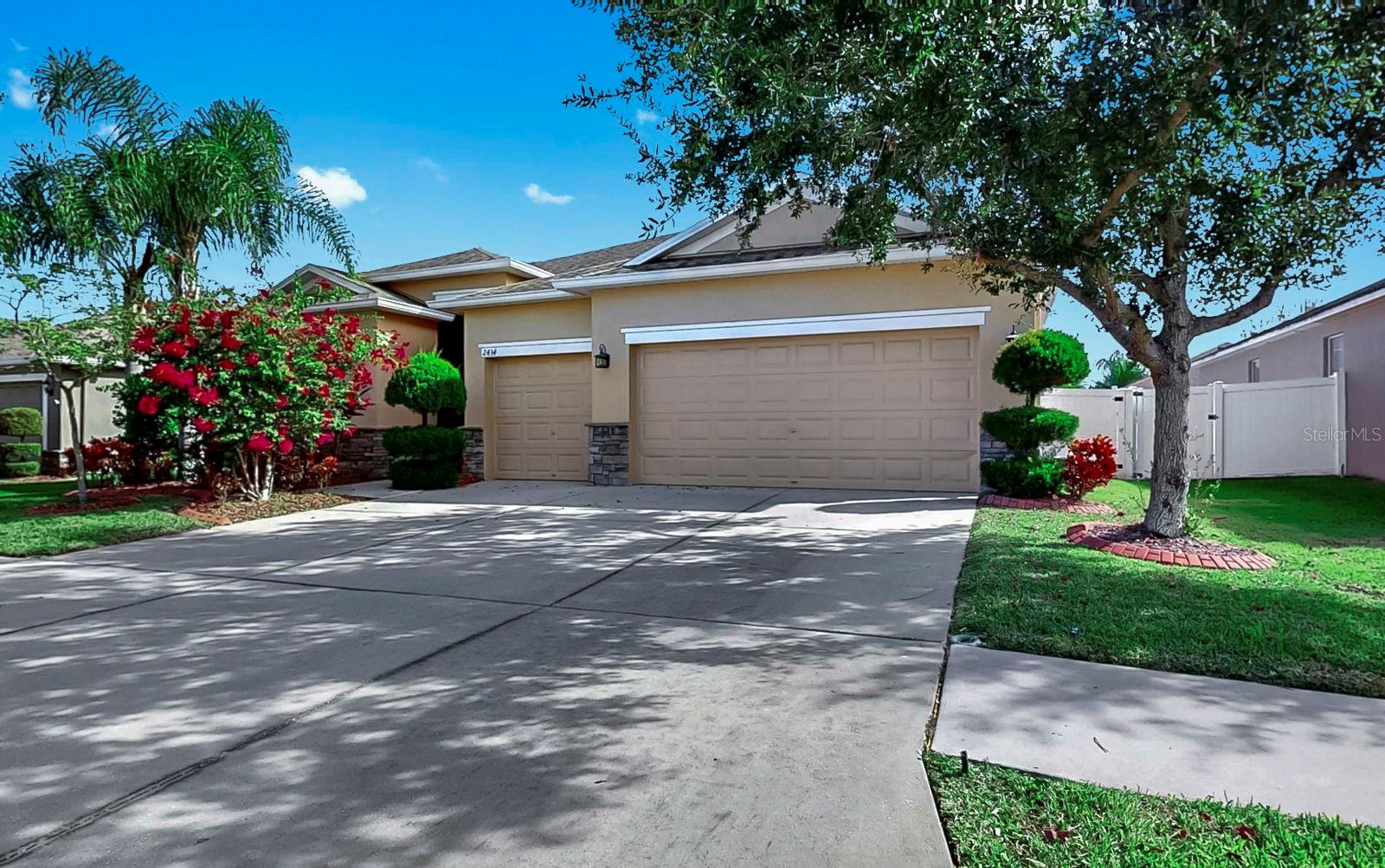 Image 4 of 72 For 2434 Dakota Rock Drive