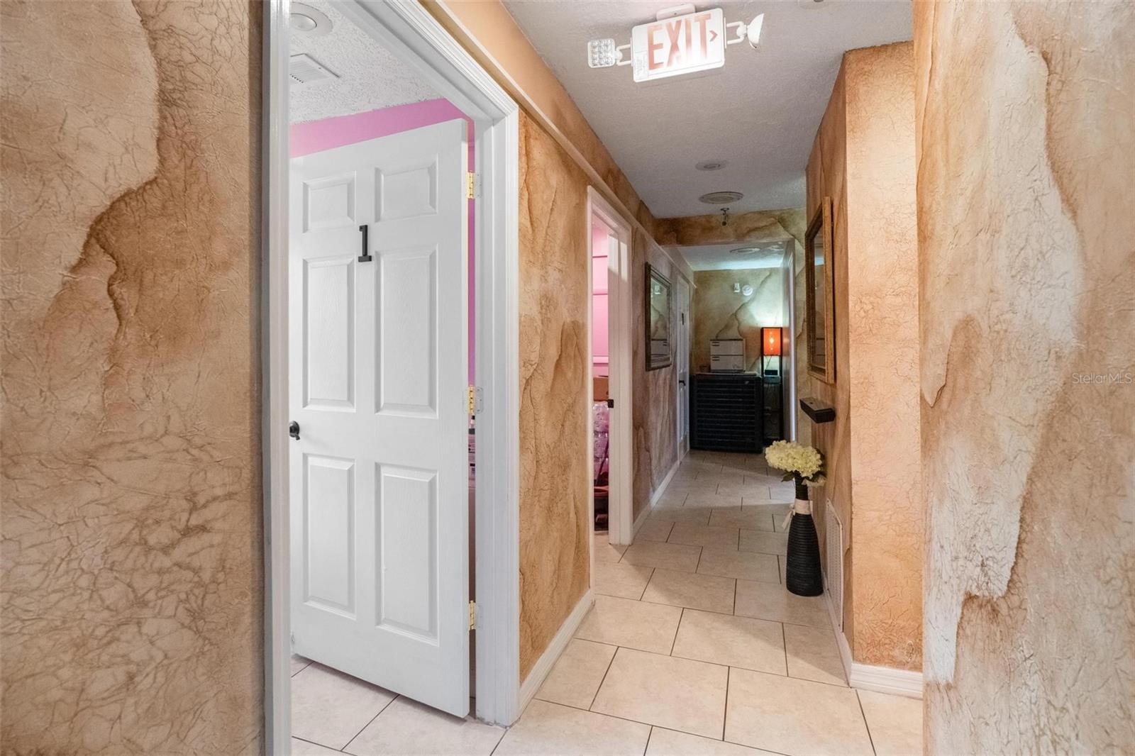 Image 15 of 30 For 4900 33rd Avenue N