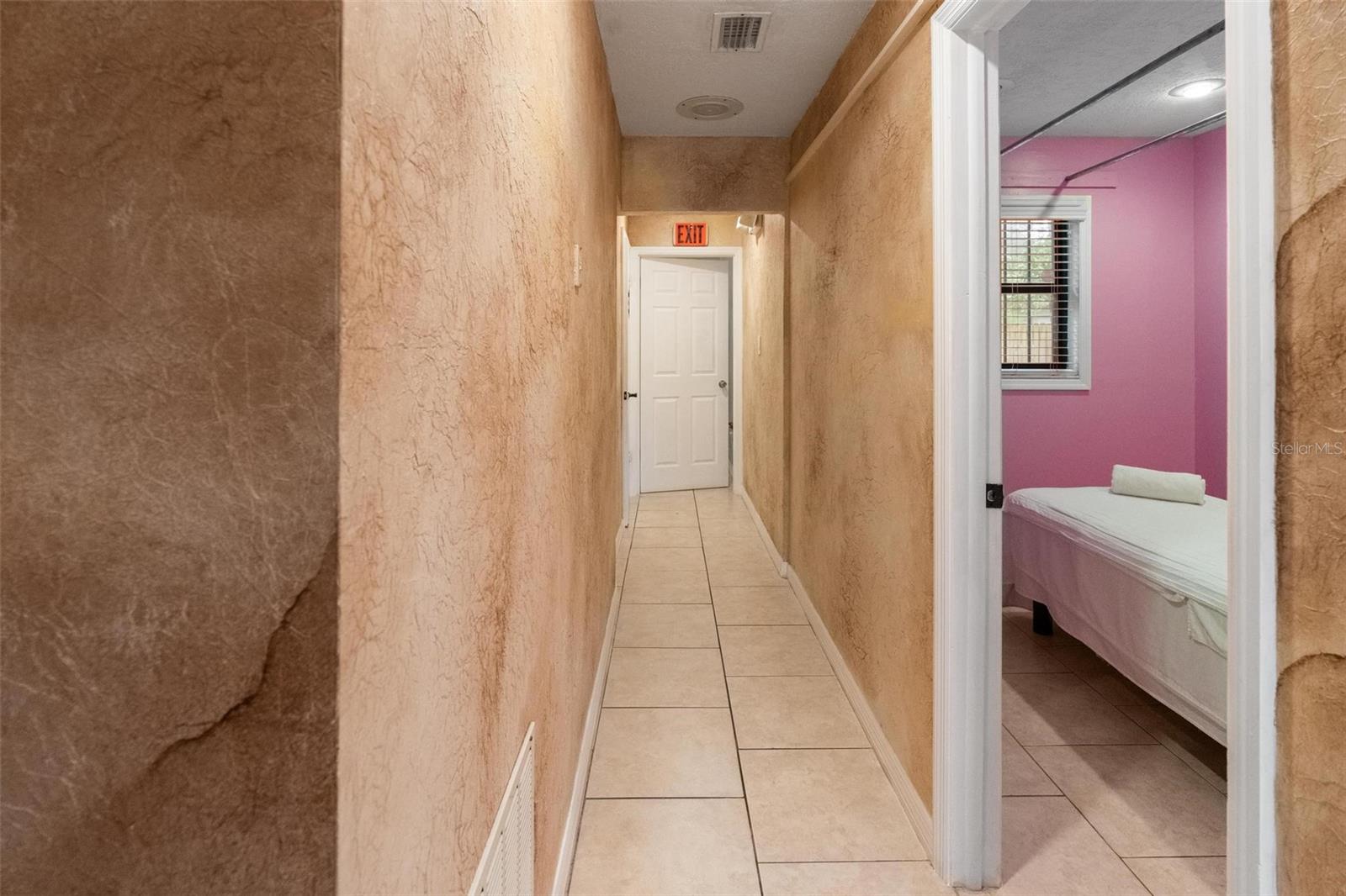 Image 22 of 30 For 4900 33rd Avenue N