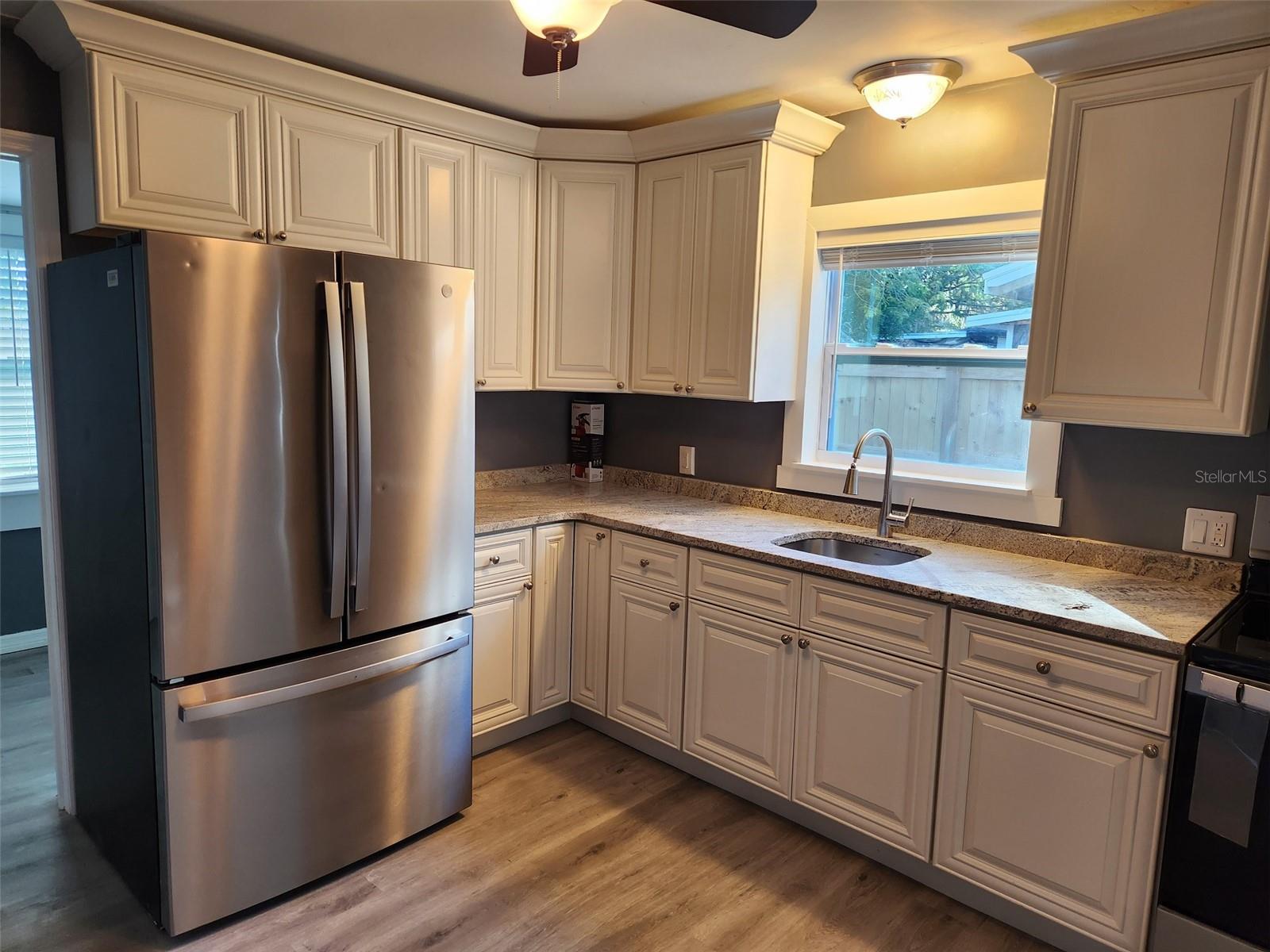 Image 6 of 13 For 2011 11th Street W