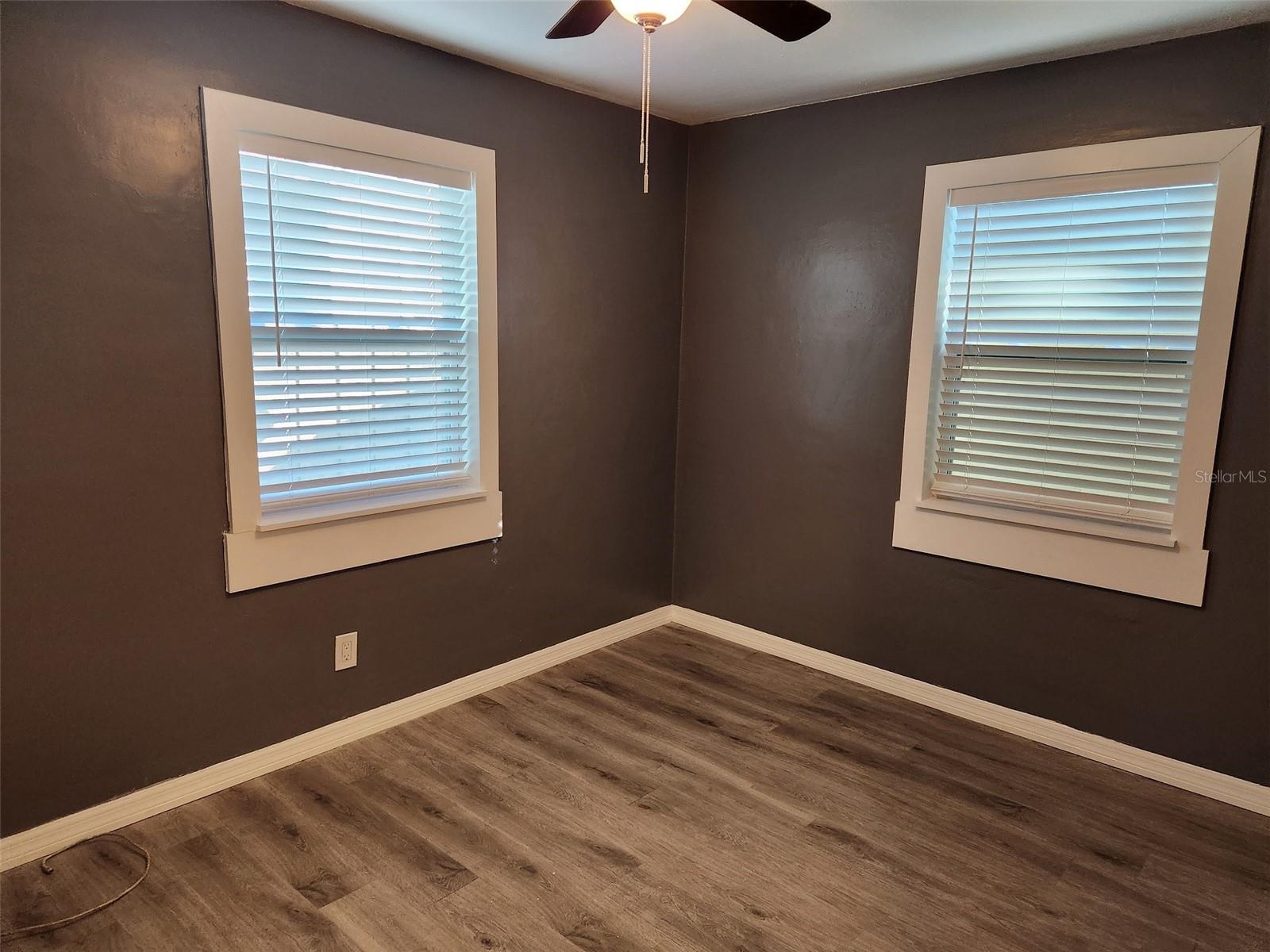 Image 7 of 13 For 2011 11th Street W