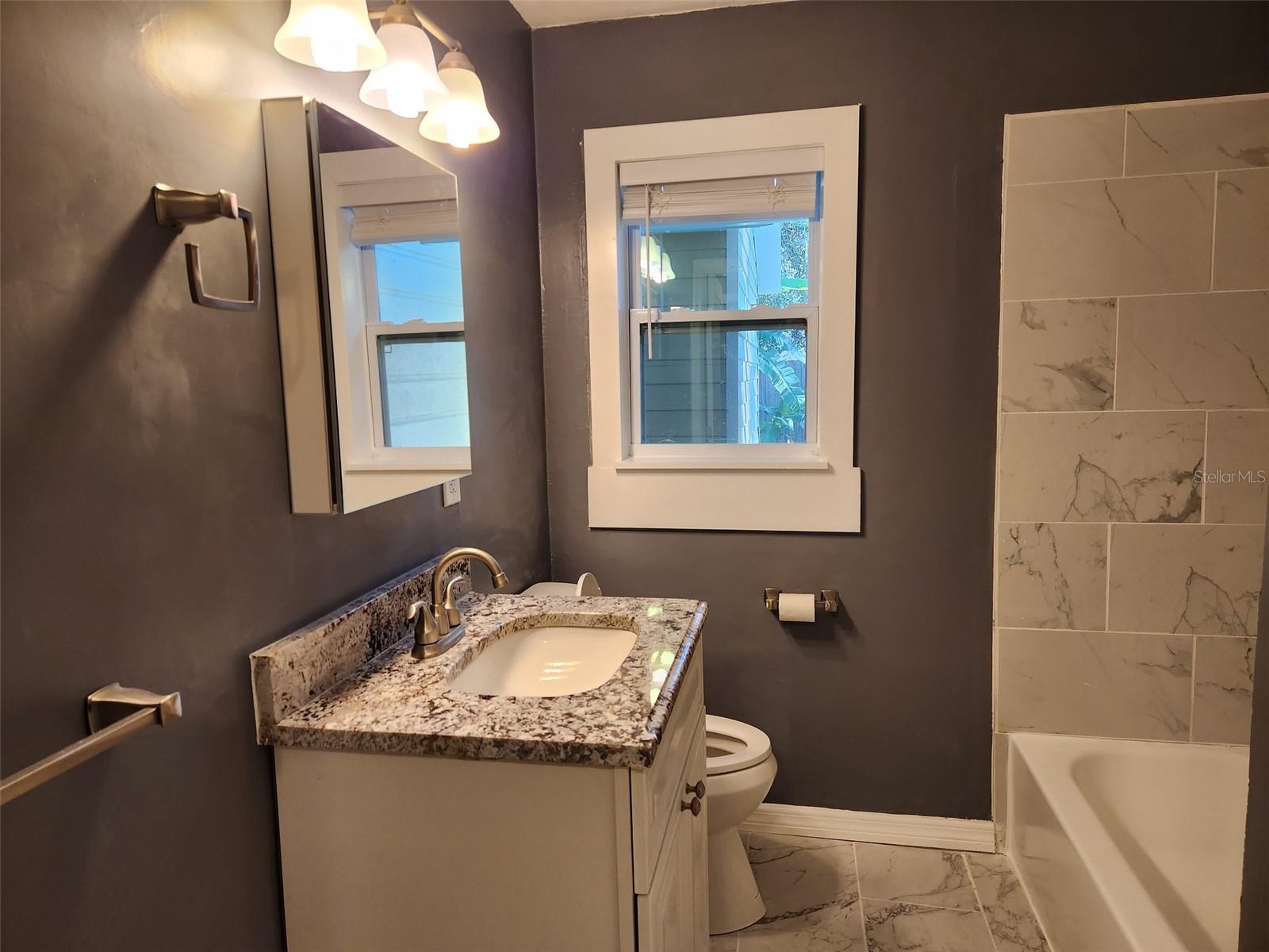 Image 8 of 13 For 2011 11th Street W