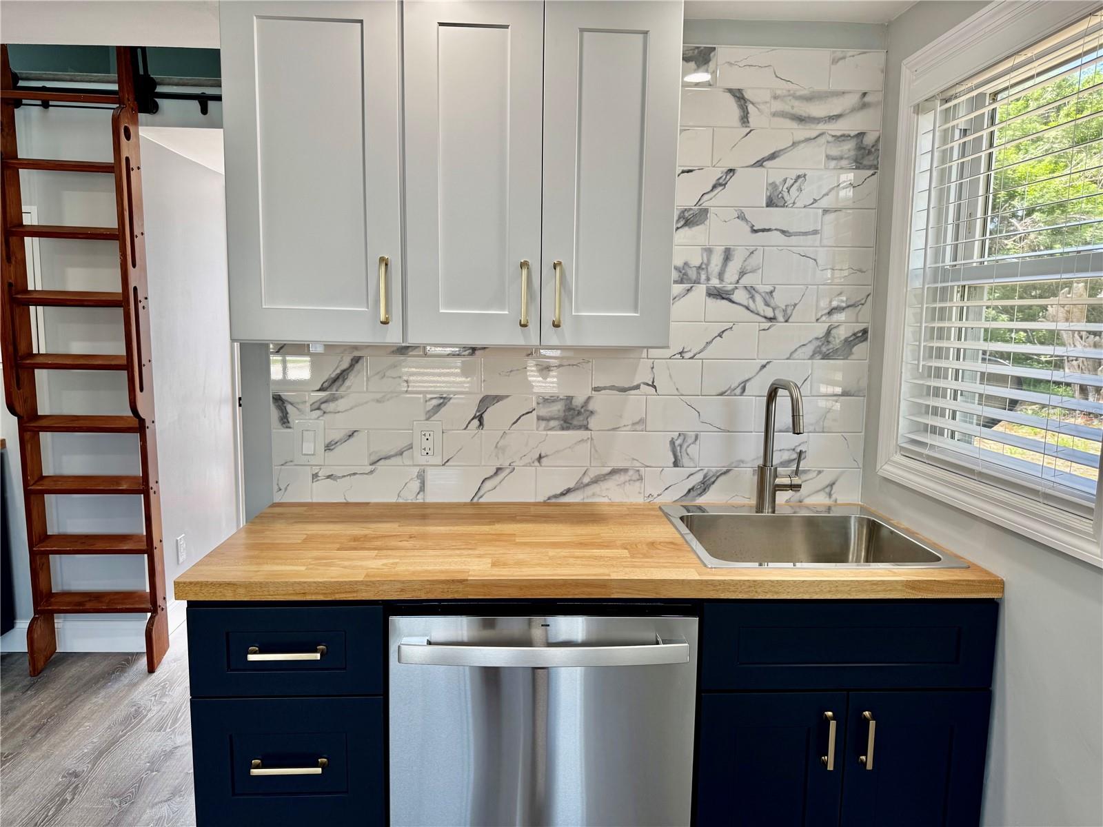 Image 7 of 16 For 119 125th Avenue A