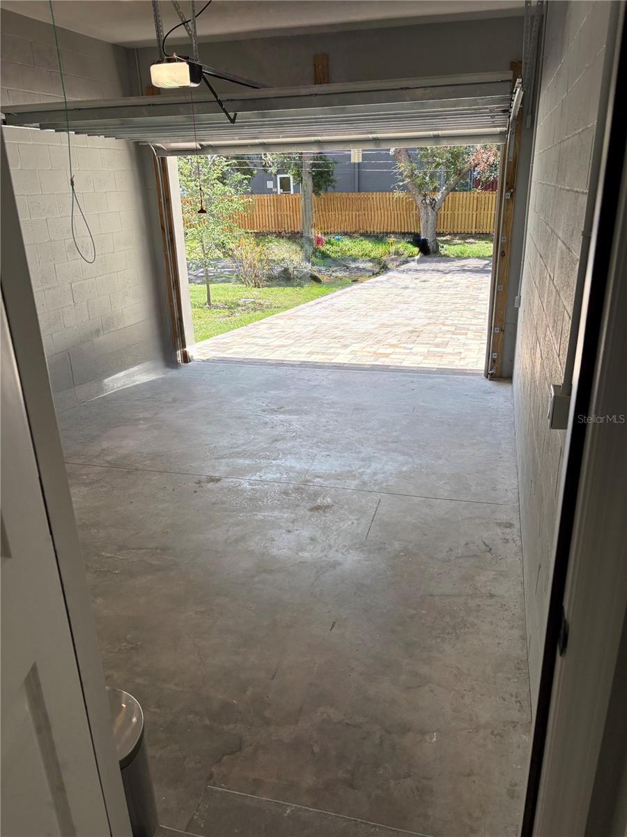 Listing photo id 10 for 3225 Laurel Avenue