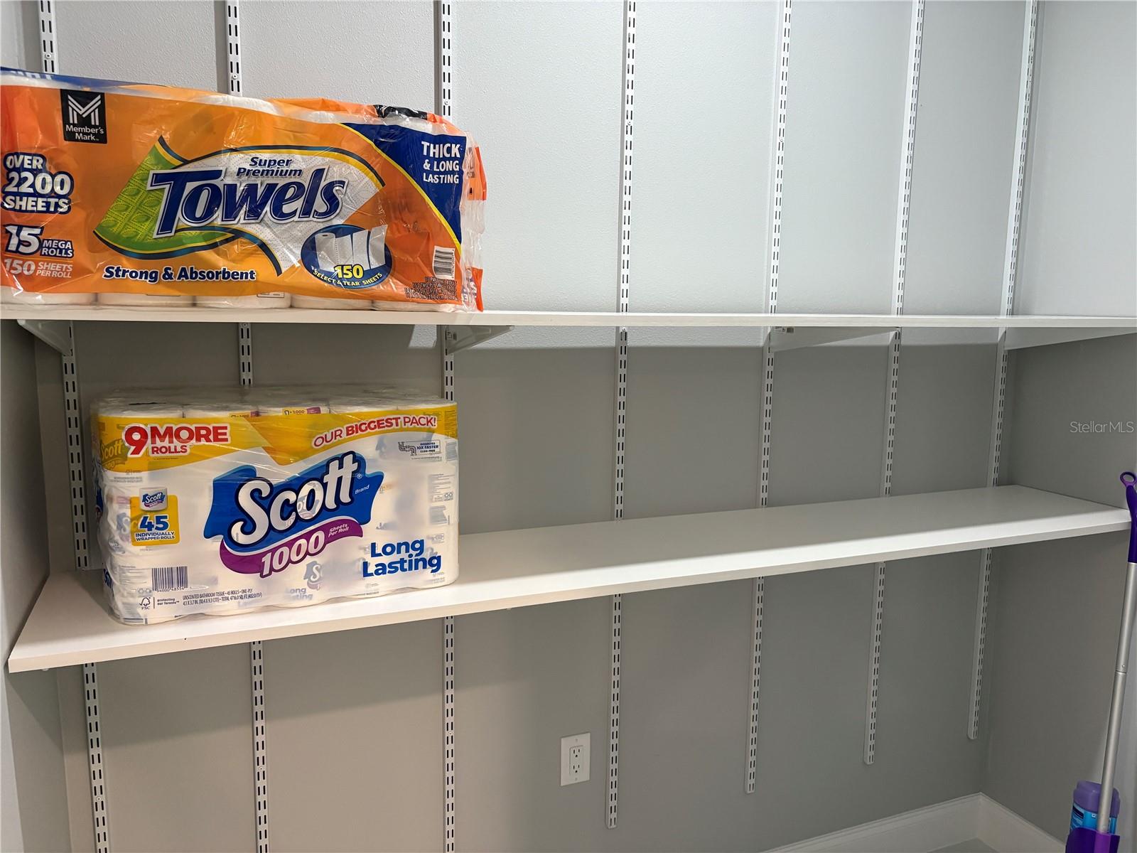 Listing photo id 2 for 3225 Laurel Avenue