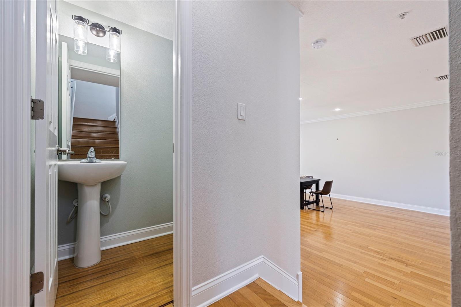 Image 10 of 40 For 4626 Legacy Park Drive