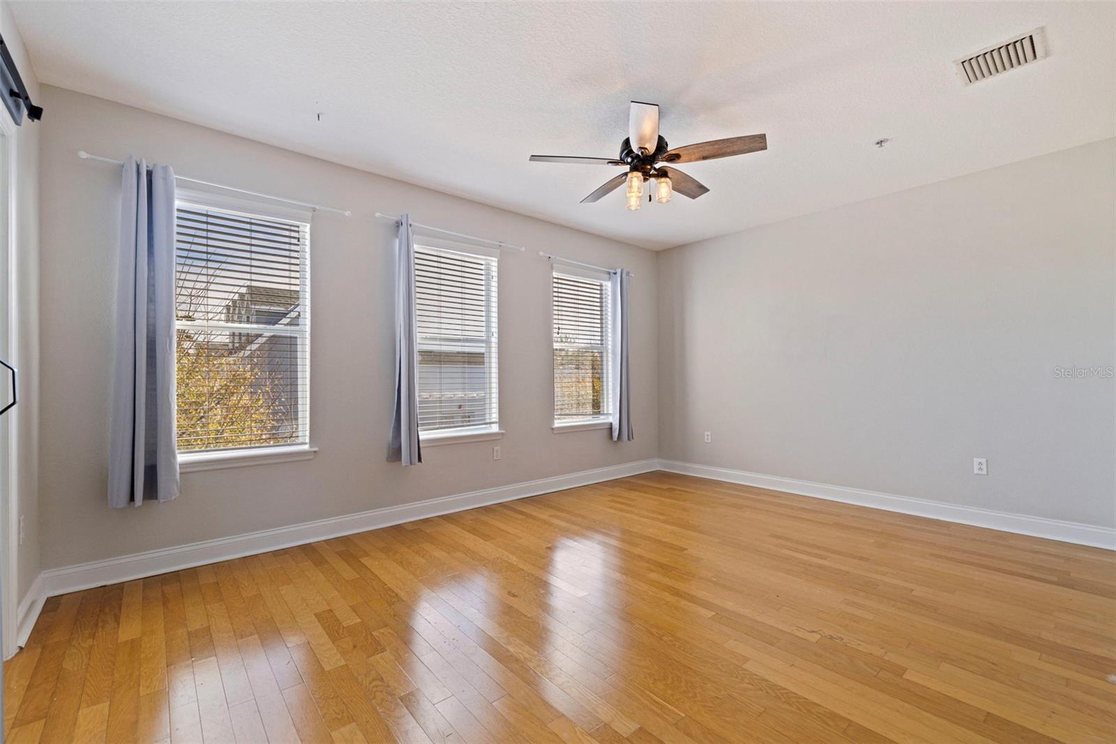 Image 19 of 40 For 4626 Legacy Park Drive