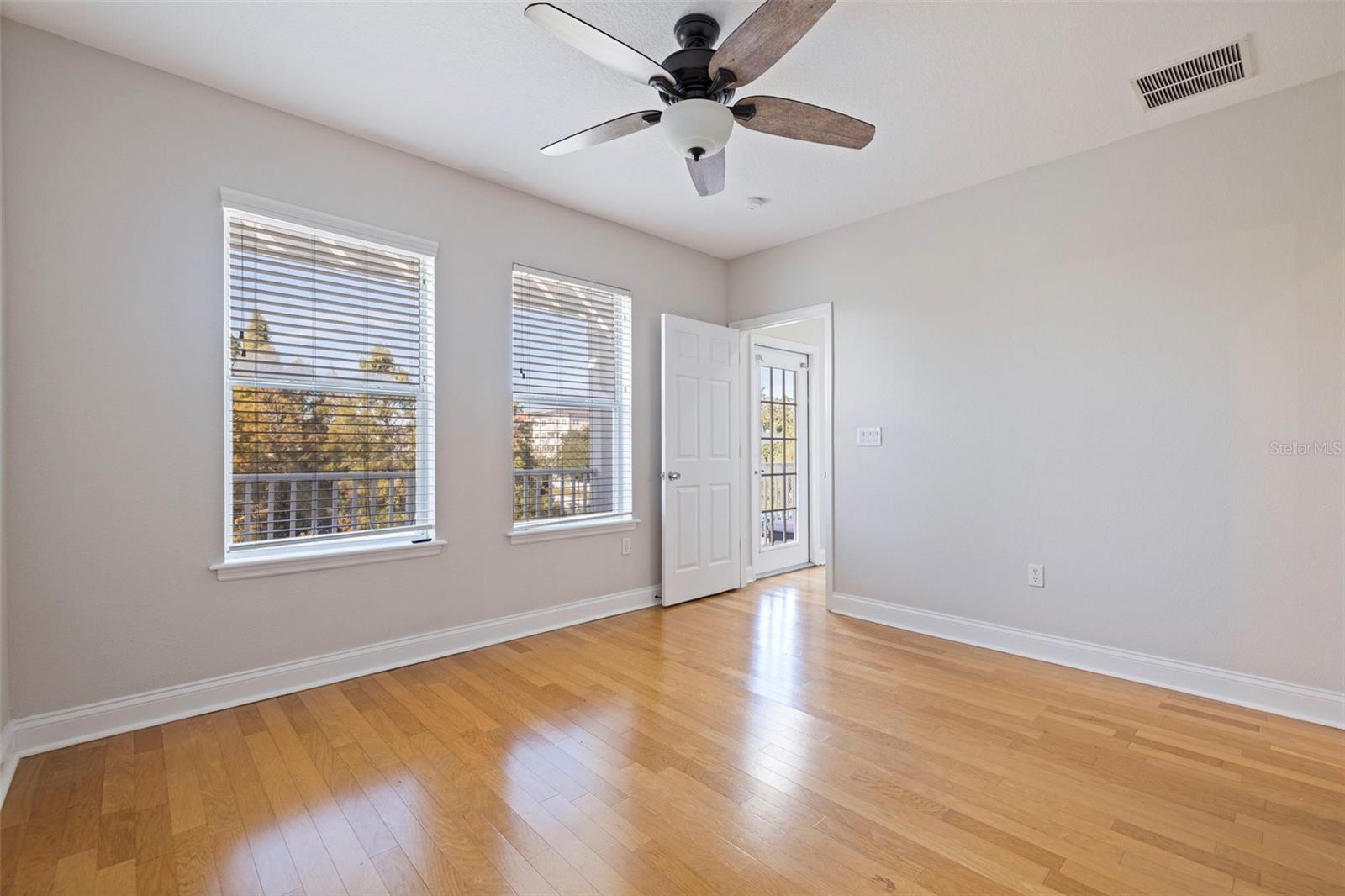 Image 25 of 40 For 4626 Legacy Park Drive