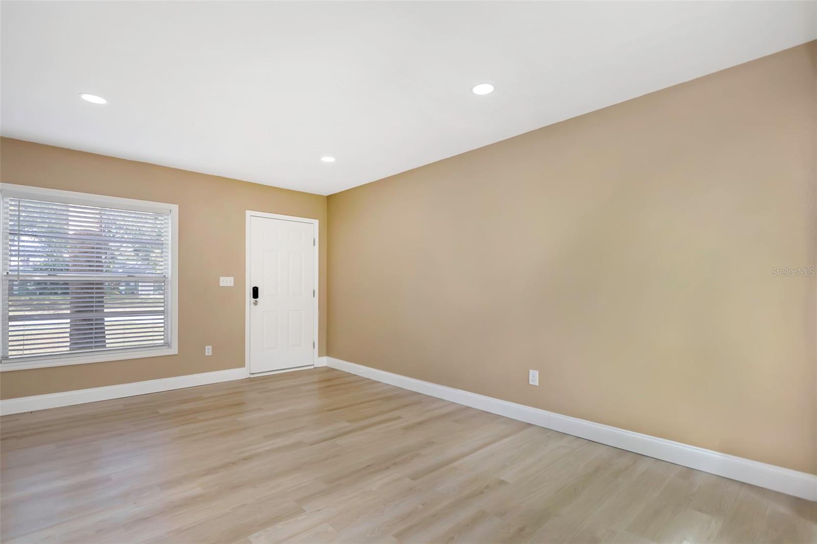 Image 23 of 55 For 4622 El Prado Boulevard