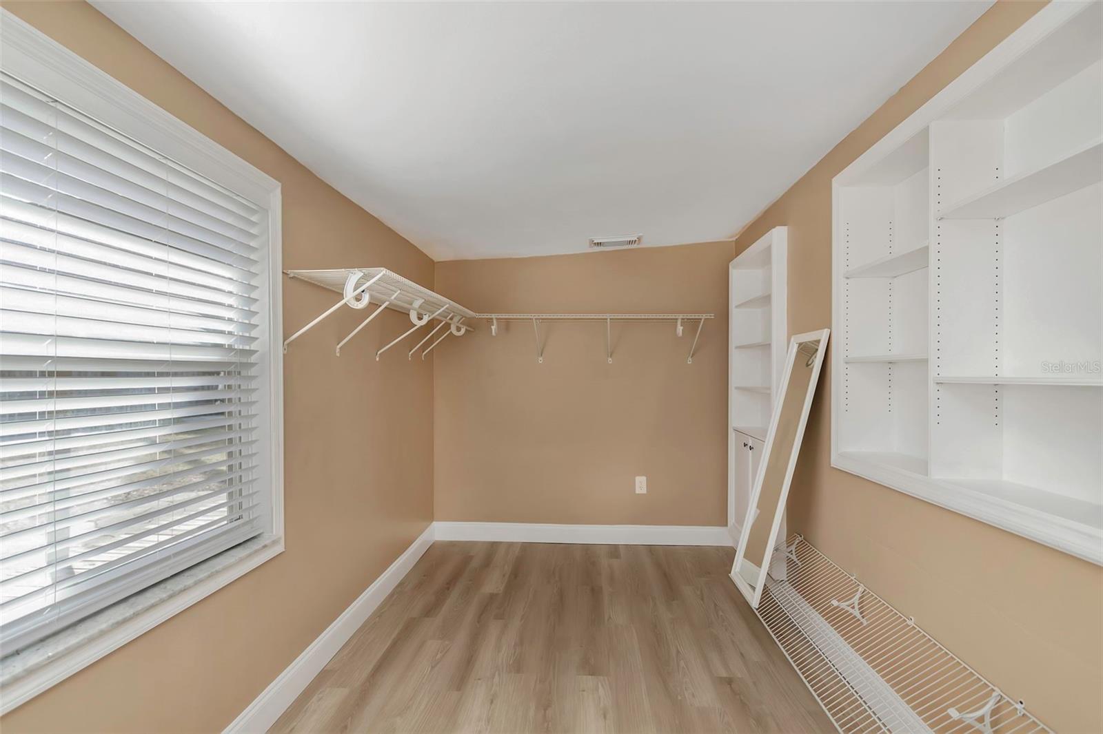 Image 25 of 55 For 4622 El Prado Boulevard