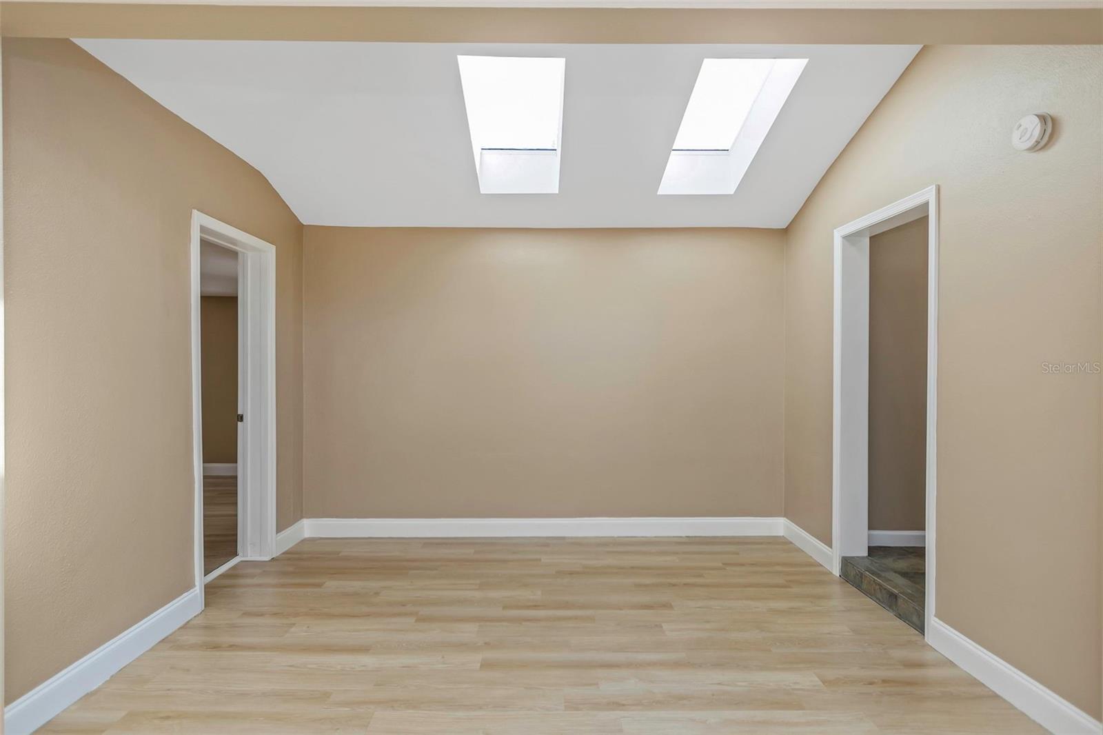 Image 9 of 55 For 4622 El Prado Boulevard