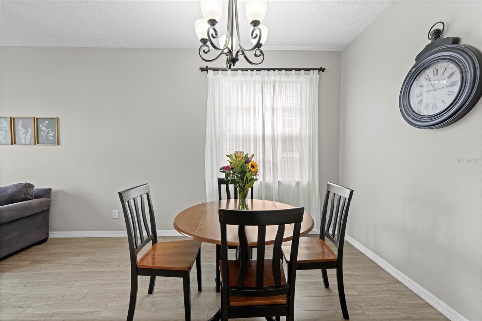 Image 6 of 80 For 10447 Peppergrass Court