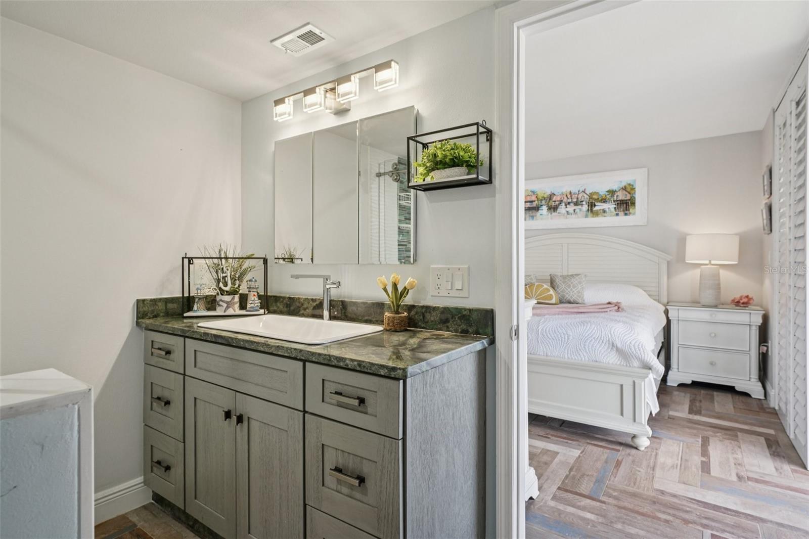 Image 20 of 45 For 15316 Gulf Boulevard 301