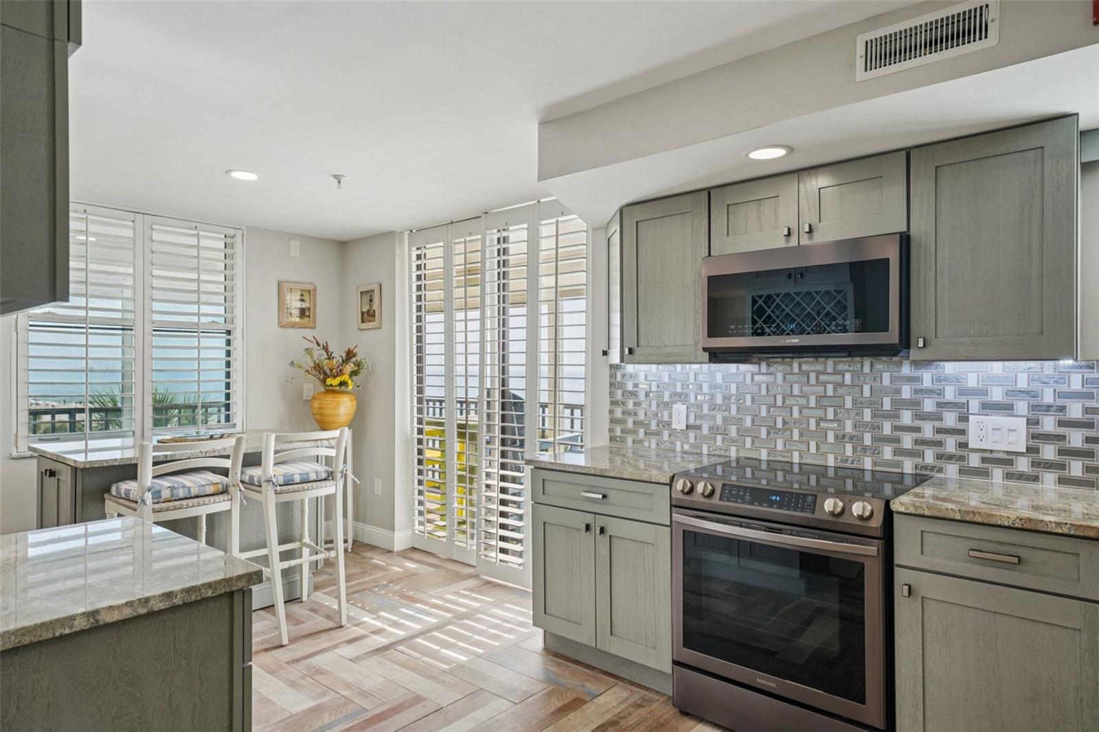 Image 31 of 45 For 15316 Gulf Boulevard 301