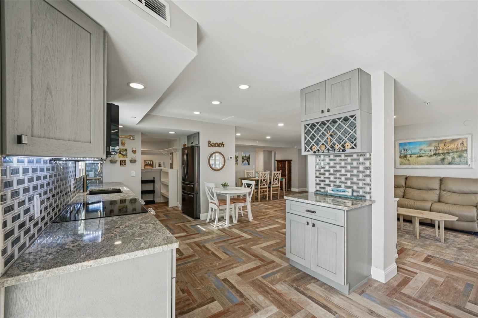 Image 35 of 45 For 15316 Gulf Boulevard 301