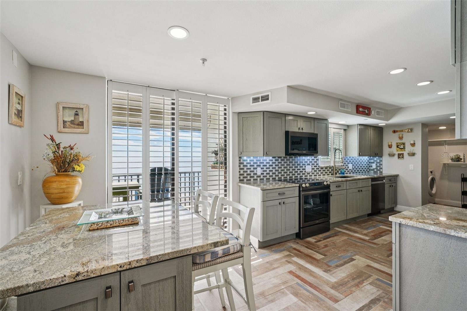 Image 7 of 45 For 15316 Gulf Boulevard 301