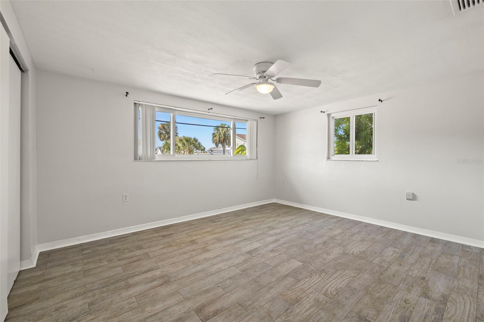 Image 13 of 35 For 5041 Bay Boulevard