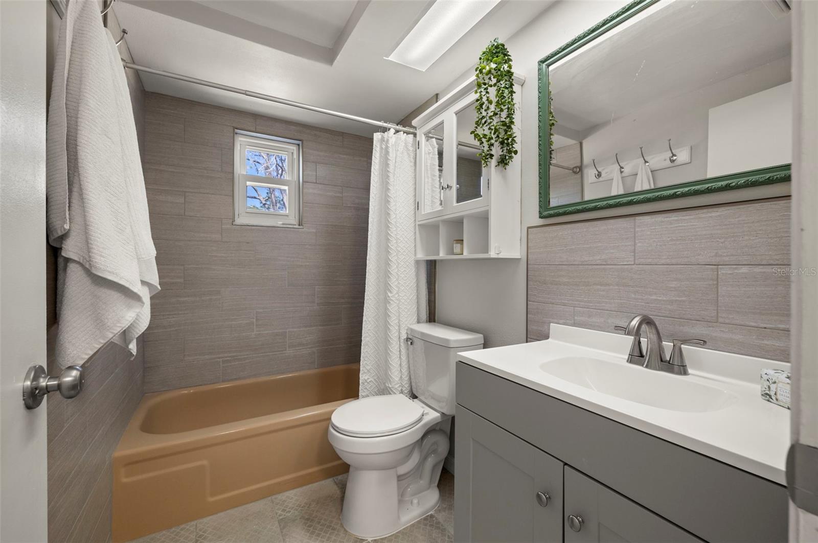 Image 15 of 35 For 5041 Bay Boulevard