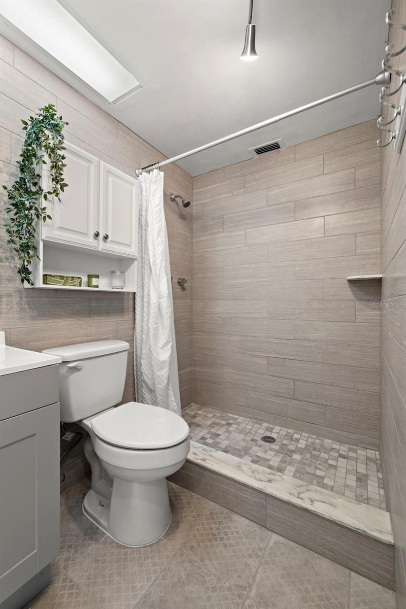 Image 21 of 35 For 5041 Bay Boulevard