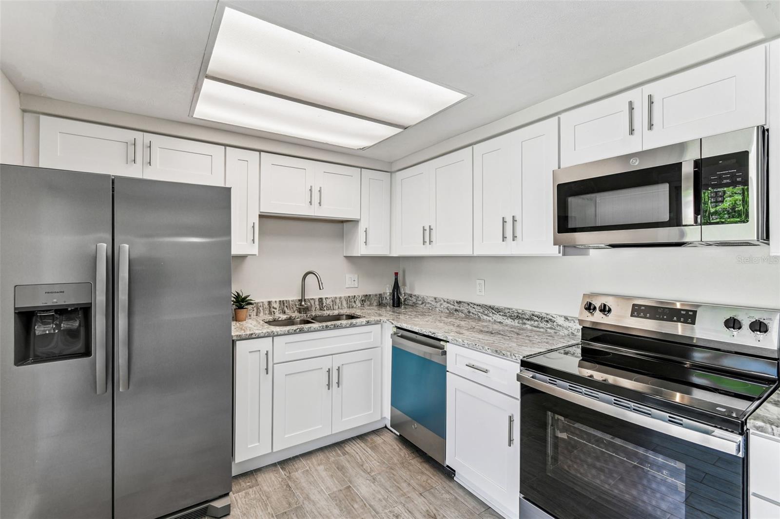 Image 9 of 35 For 5041 Bay Boulevard