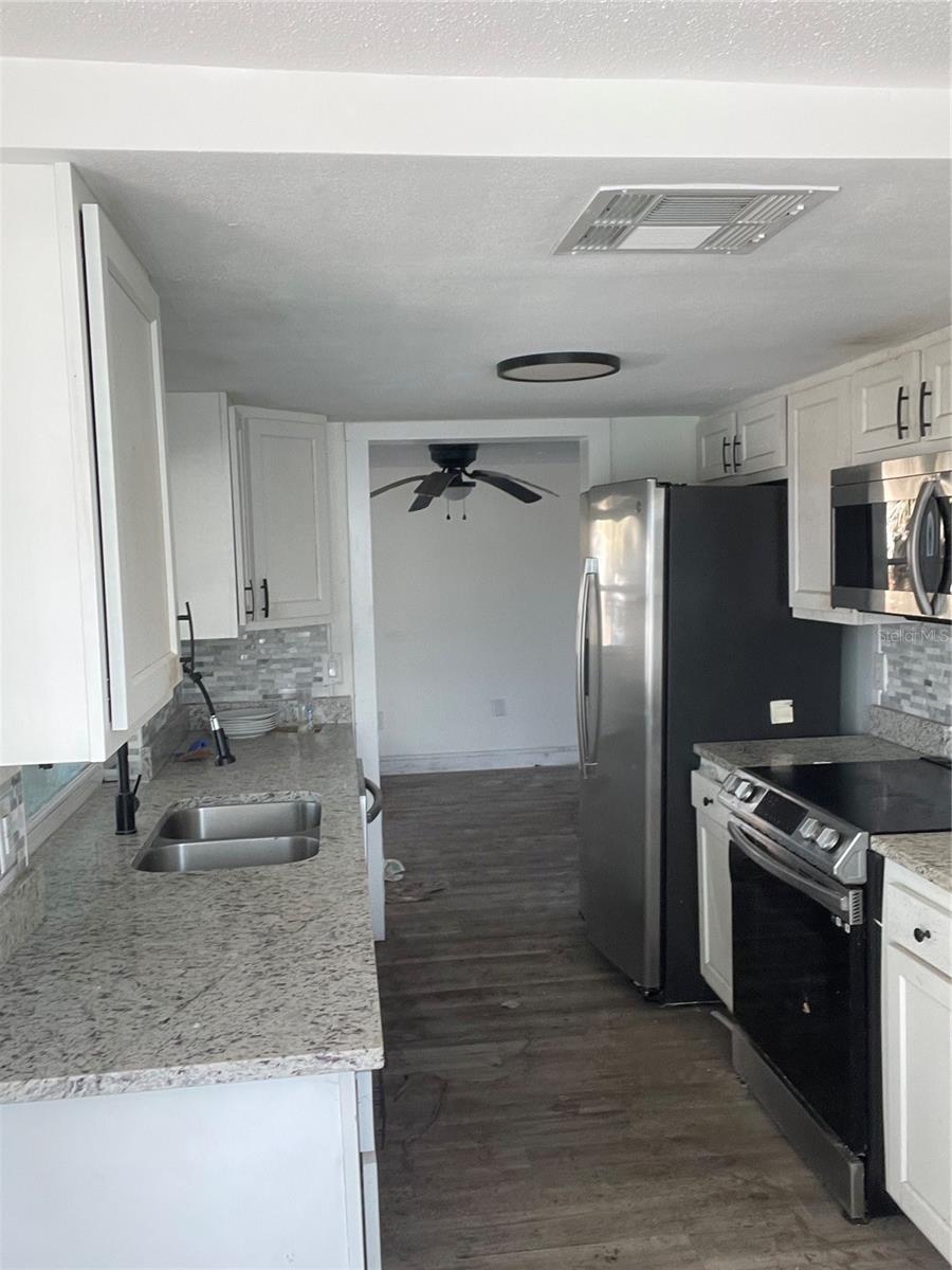 Image 13 of 52 For 7313 Mako Drive