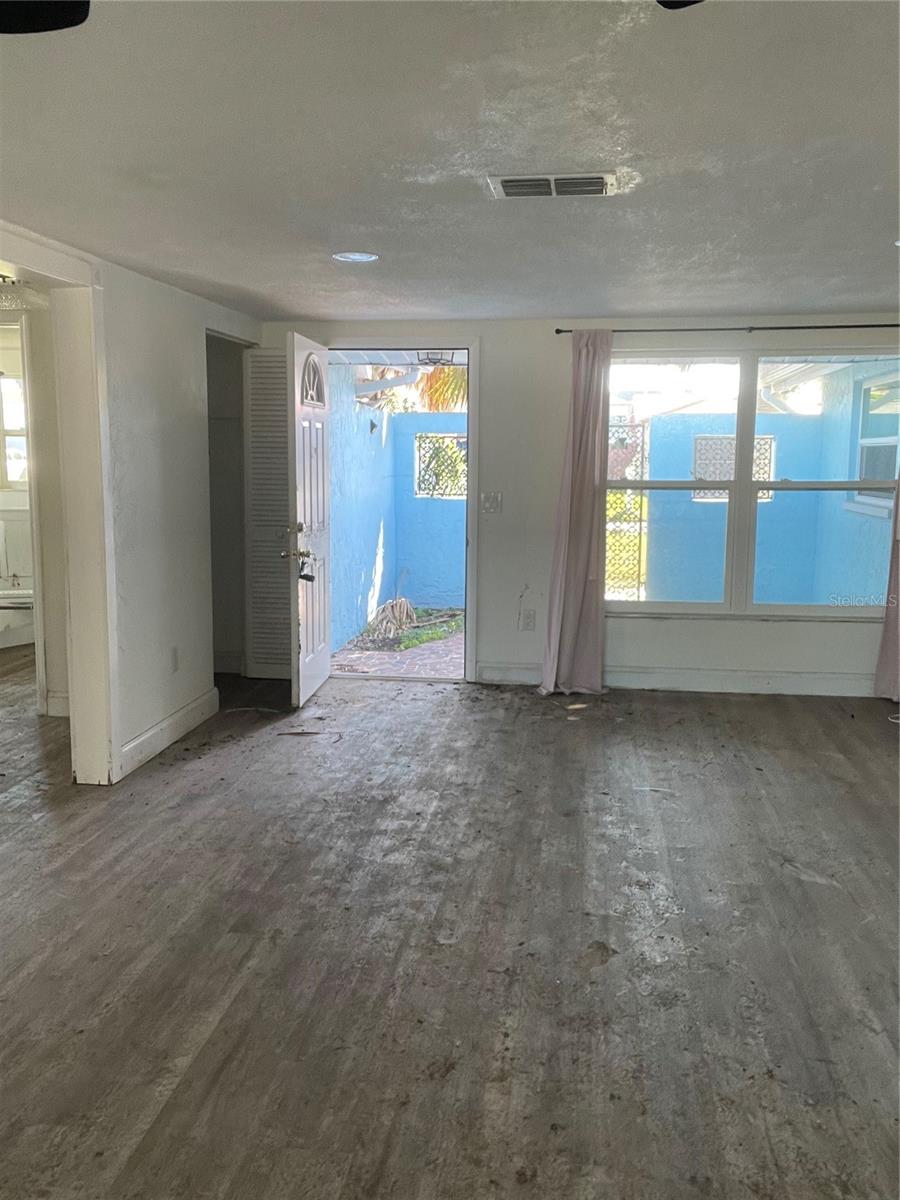 Image 23 of 52 For 7313 Mako Drive