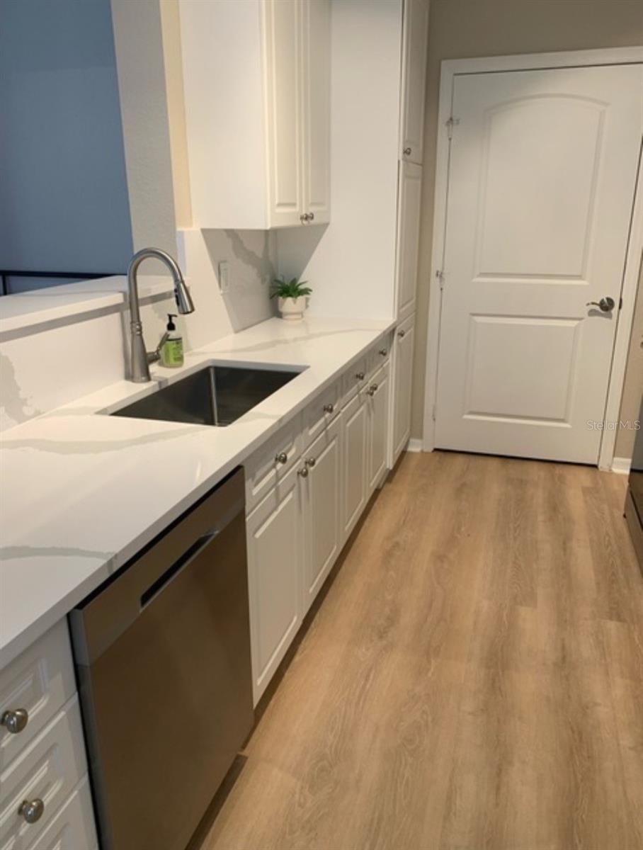 Image 10 of 15 For 4221 Spruce Street 2420