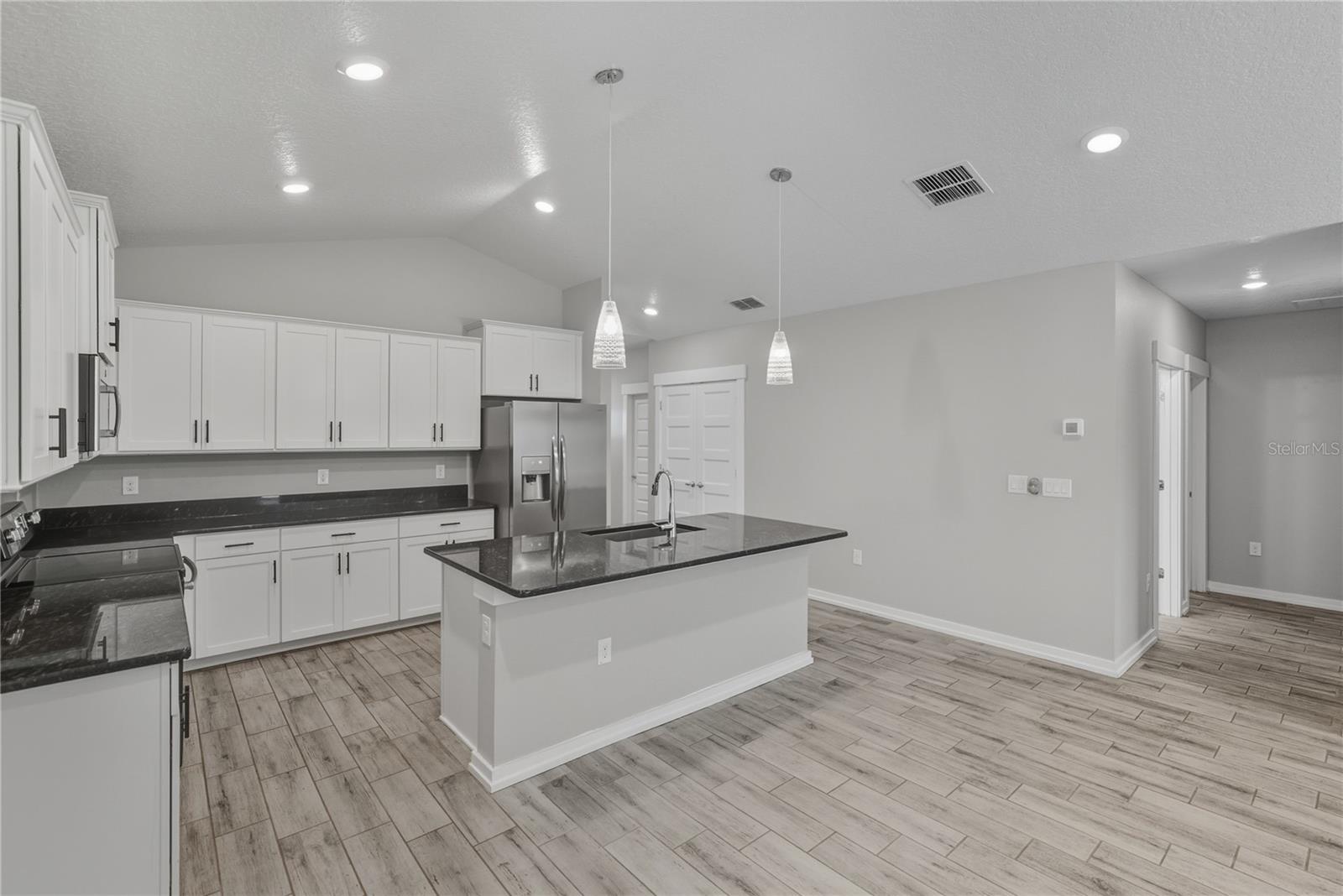 Image 12 of 43 For 13907 9th Street