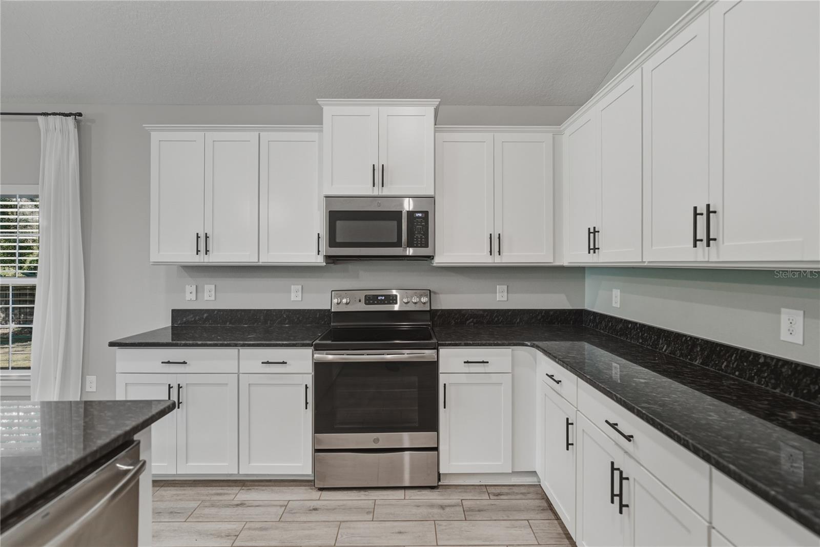 Image 14 of 43 For 13907 9th Street