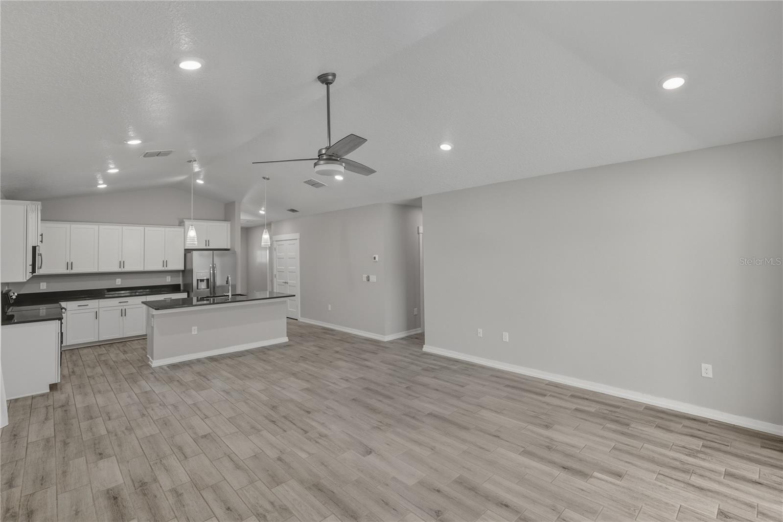 Image 18 of 43 For 13907 9th Street