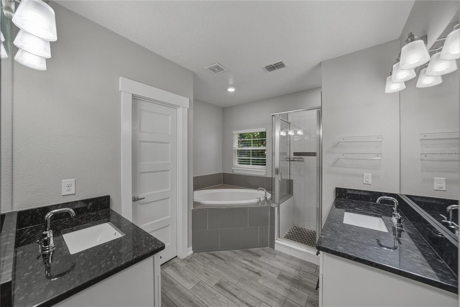 Image 22 of 43 For 13907 9th Street