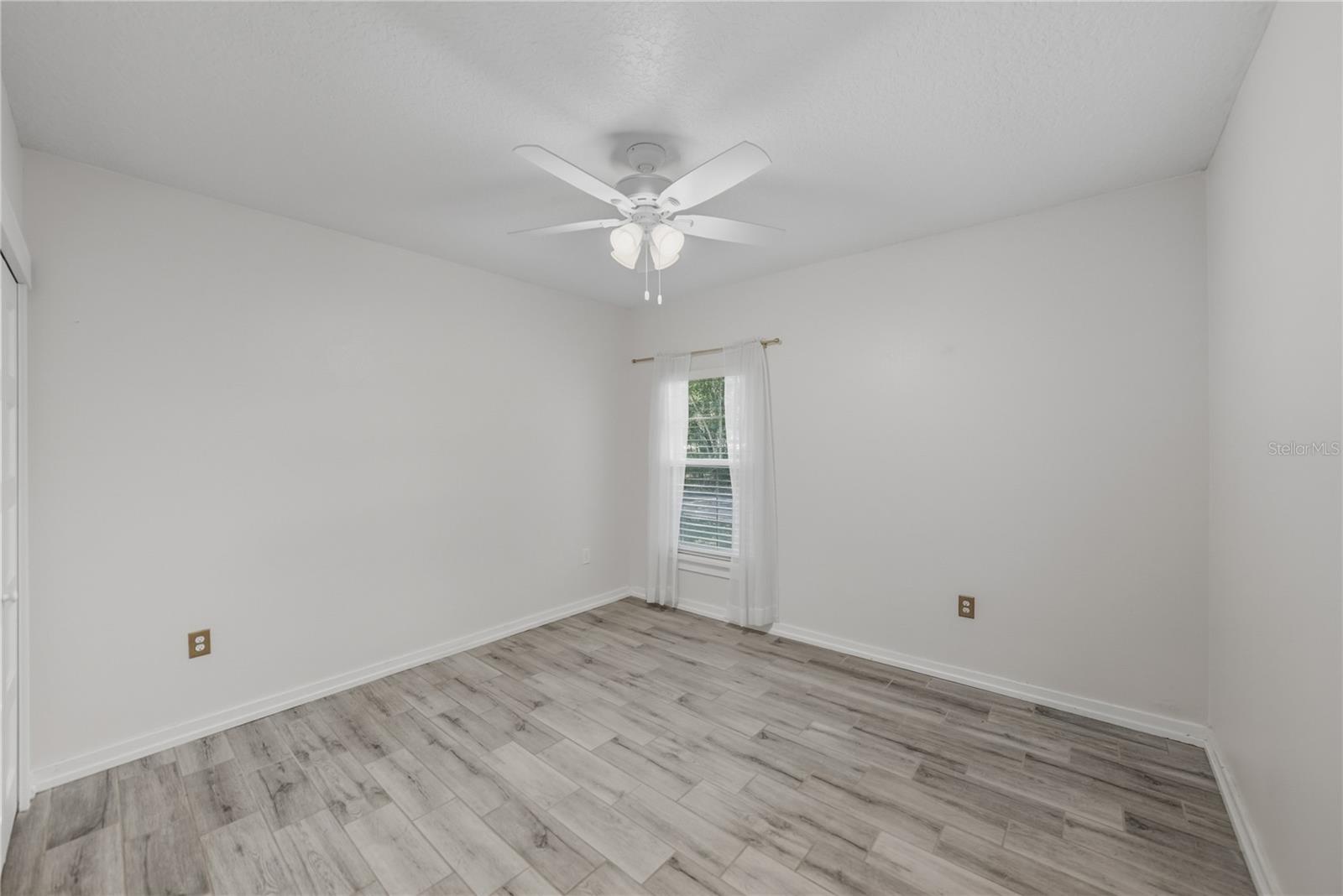 Image 27 of 43 For 13907 9th Street