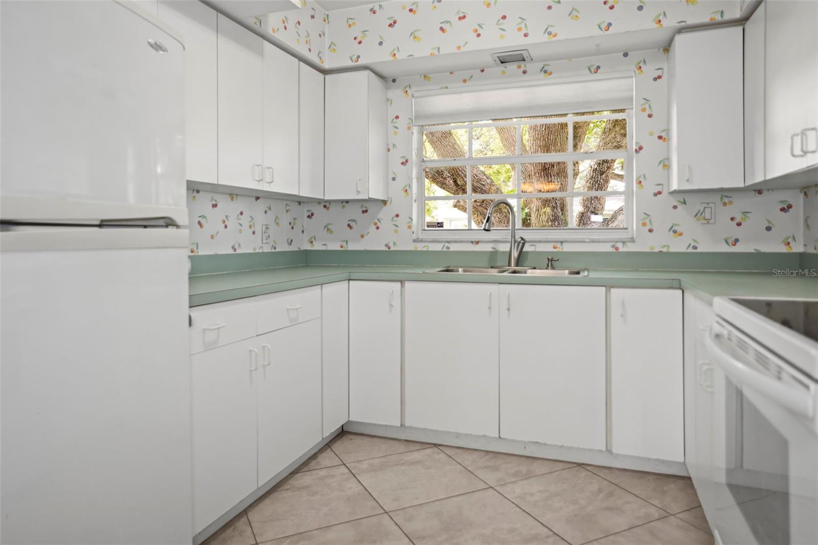 Image 12 of 38 For 1439 Viewtop Drive