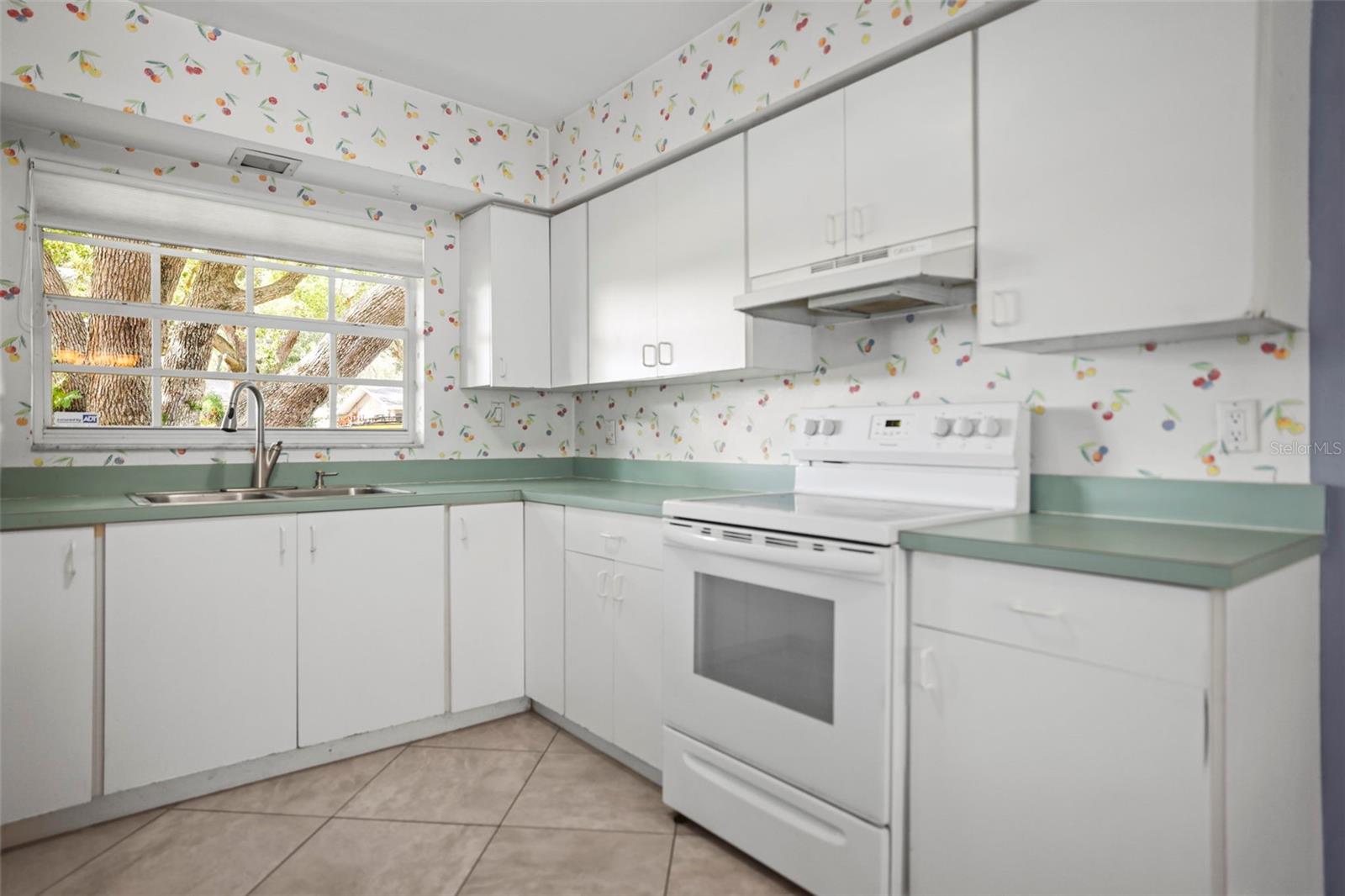 Image 16 of 38 For 1439 Viewtop Drive